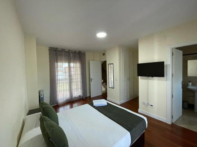 Chalet Pension Rooms Abril - Madrid — Photos 1
